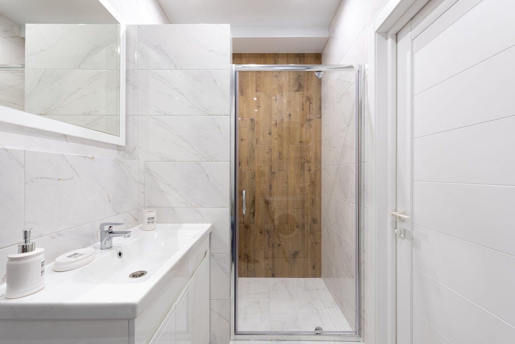 Bathrooms & showers that shine in Surprise, AZ